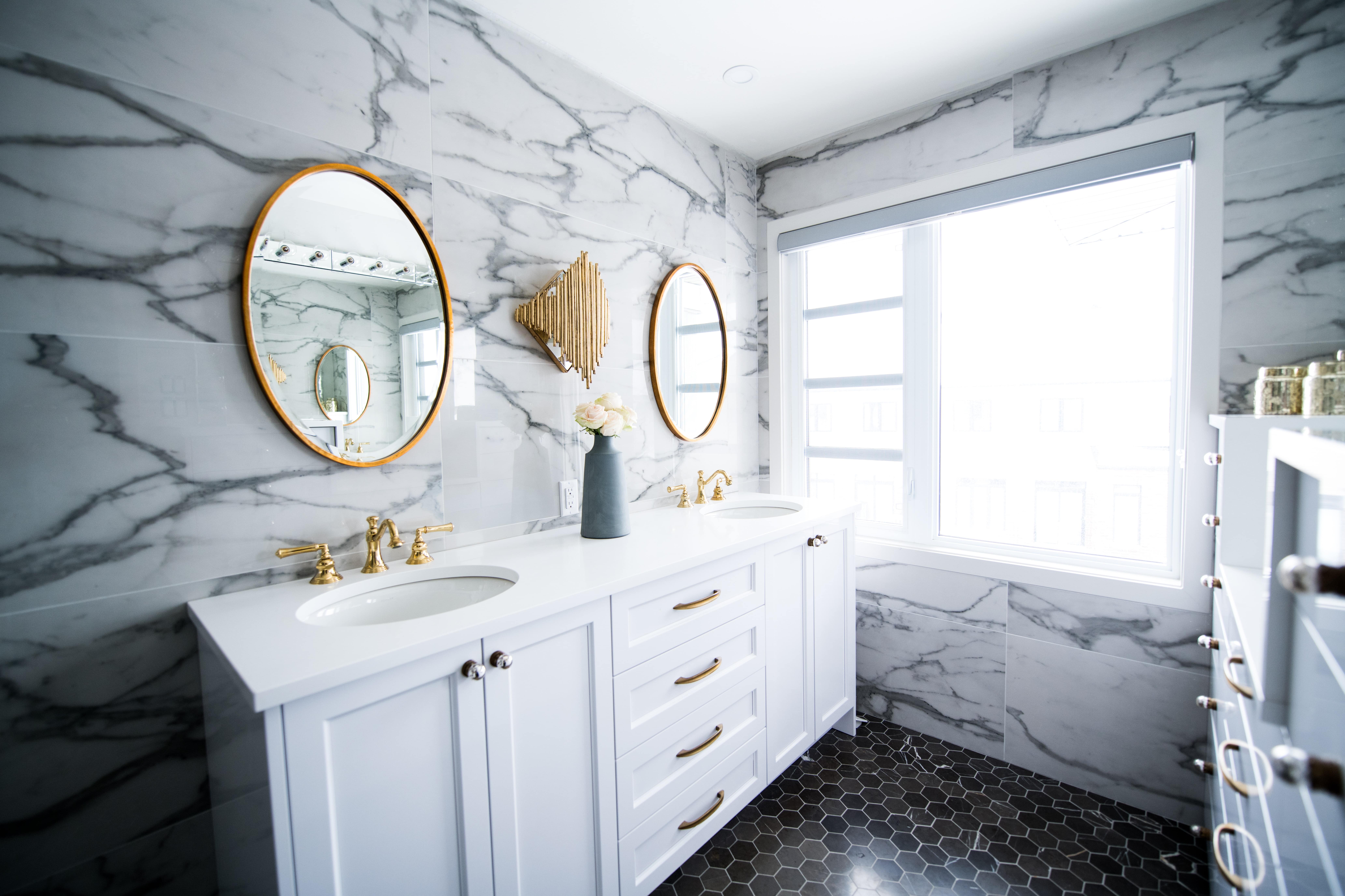4 Bathroom Remodeling Tips to Know Before You Begin Your Project